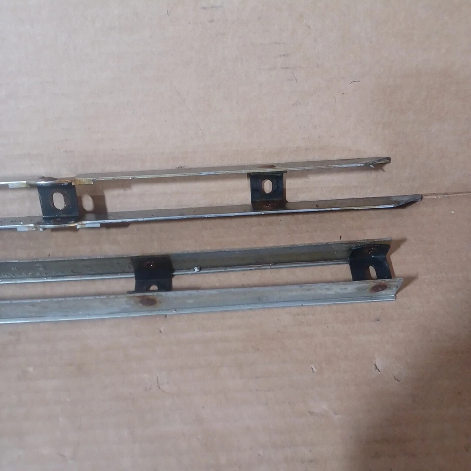 Piezas de rejilla delantera Studebaker Commander & Champion 1952  Foto 4 de 4