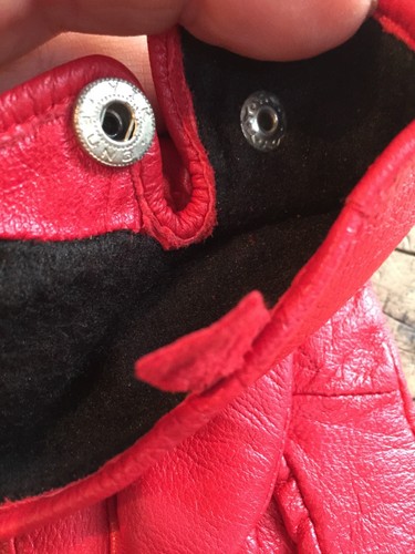 RED LEATHER DRIVING GLOVES - SIZE M - LINED - SNAP AT WRIST - Picture 4 of 4
