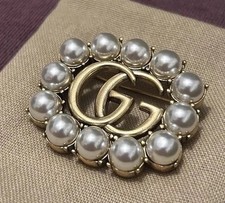 ?????? ? Gucci Gold and Pearl Brooch Brand New With Box!