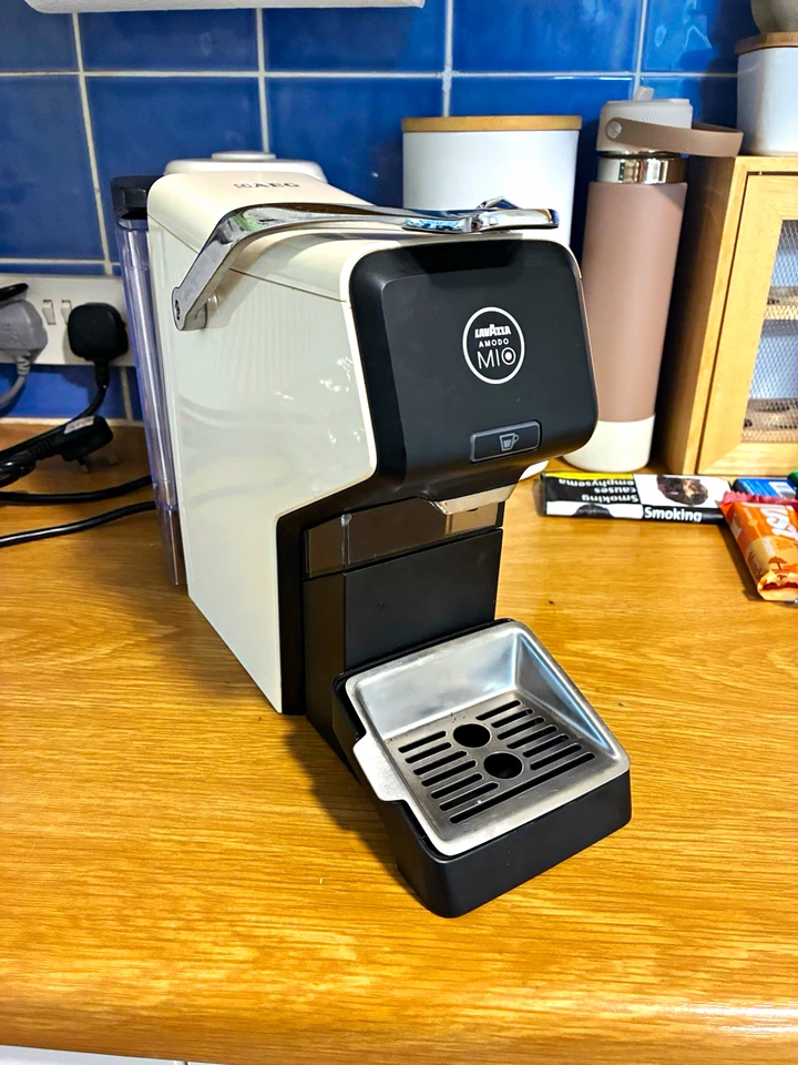 AEG Lavazza A Modo Mio Capsule Espresso Machine 15 Bar Cream/Black 1L, photo 1 of 5
