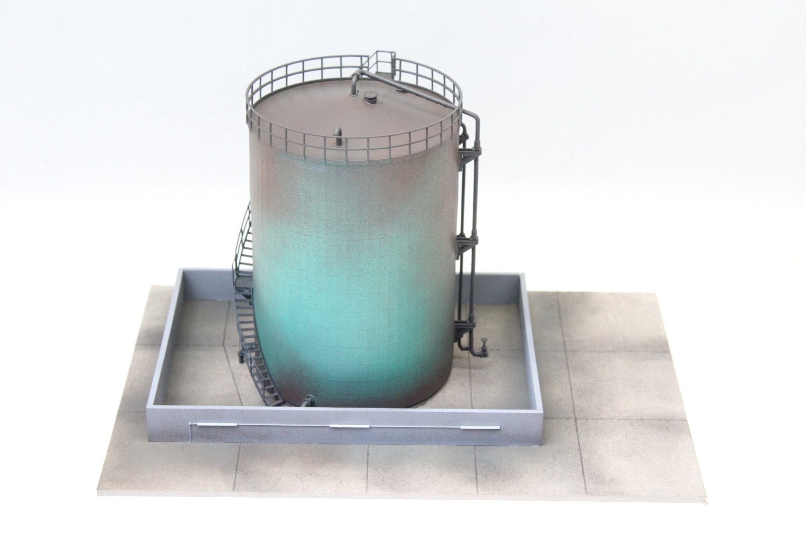 Oil Storage Tank TMD Bunded Yard with pipework OO Gauge Model Railway Diorama