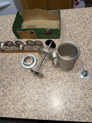 Vintage Mirro Cooky Pastry Cookie Press Cake Decorator Set 358 AM 11 Plate 3 Tip