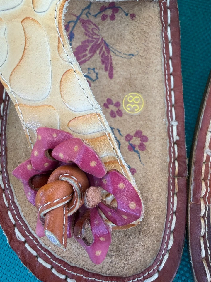 L'Artiste ALDORA Size 7.5 38 Spring Step Floral Thong Colorful Sandals Shoes NEW - Image 2 of 4