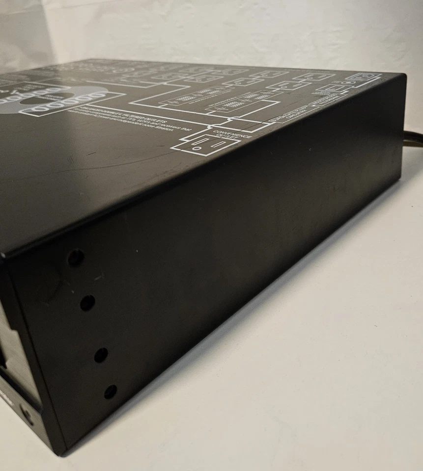 Panamax MAX 5510 AC Regenerador Transitorio Voltaje Supresor de Sobretensiones Foto 3 de 4