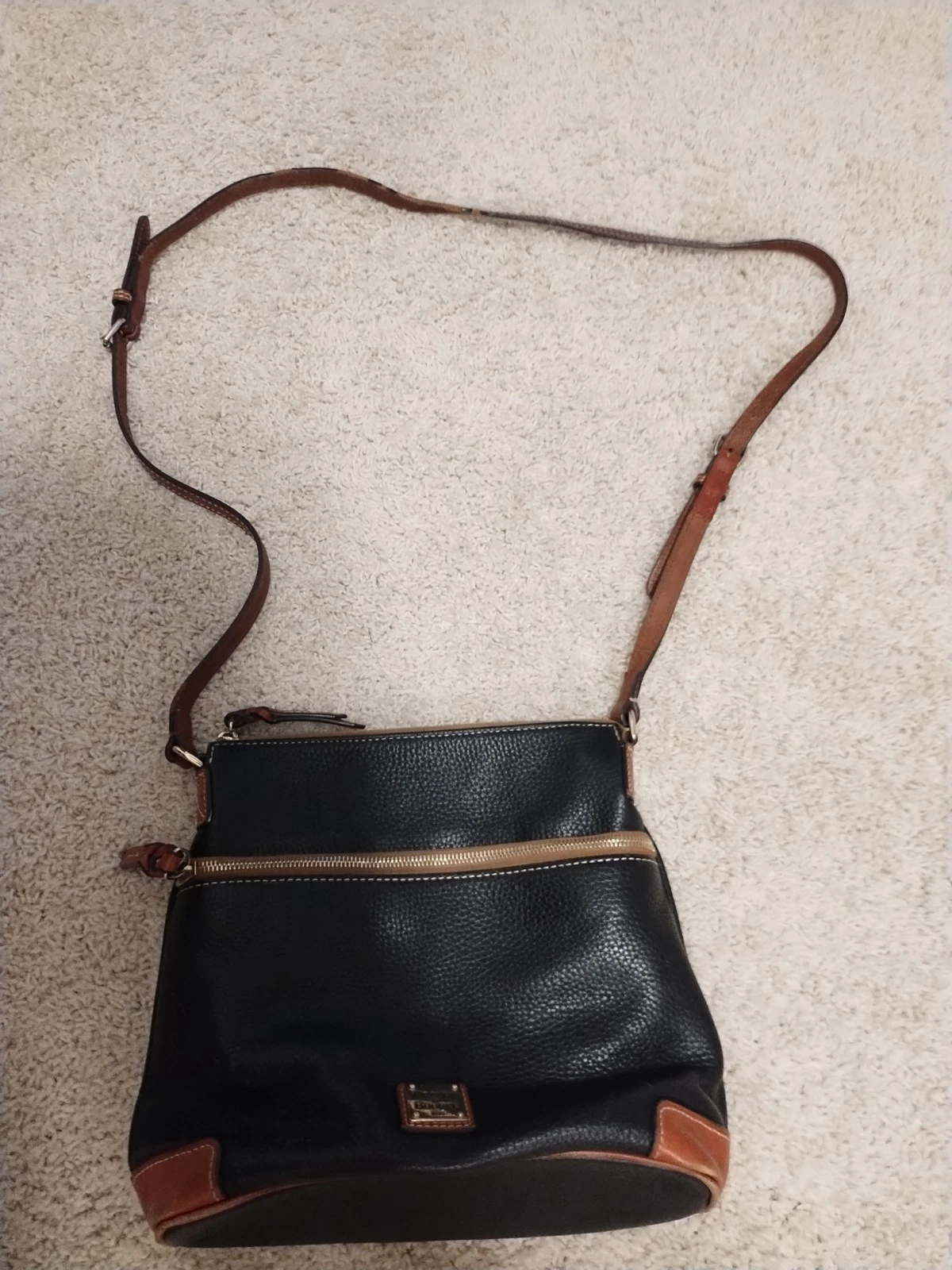 Borsa a tracolla grande Dooney & Bourke serie 1975 pelle ciottoli