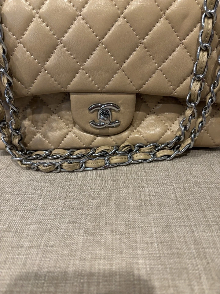 Bolso Cartera de Hombro Acolchado Cuero Doble Solapa Tostado Plata Herrajes Foto 3 de 4