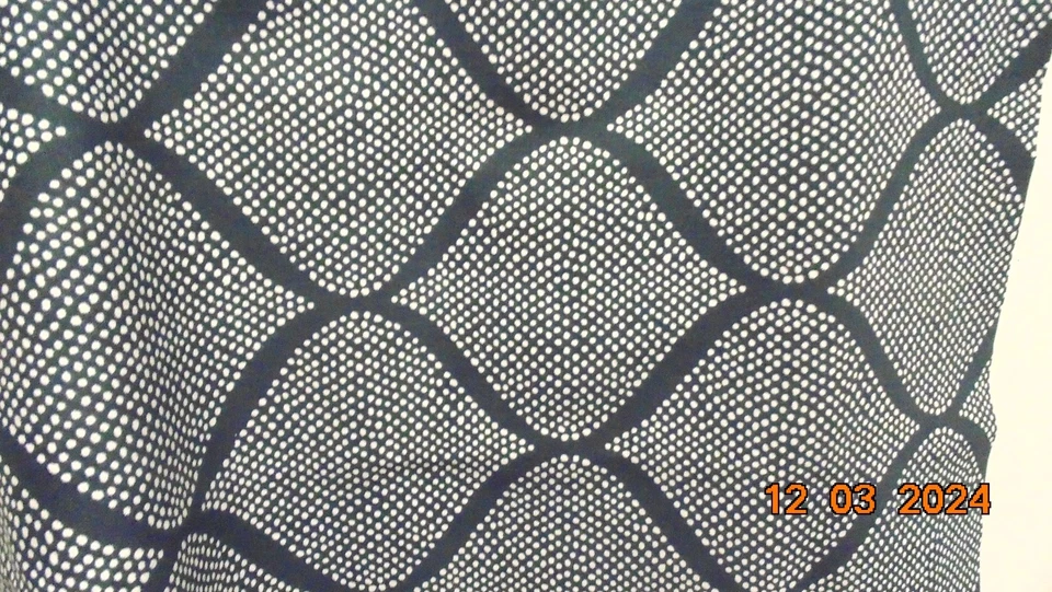 Madcap Cottage para Robert Allen@Home azul marino oscuro con puntos blancos 2 yardas x 54" W Foto 2 de 3