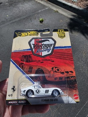 Hot Wheels Vintage Racing 2026 White Ferrari 250 GTO Ships In A