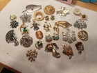 LOT OF VINTAGE COSTUME JEWELRY PINS