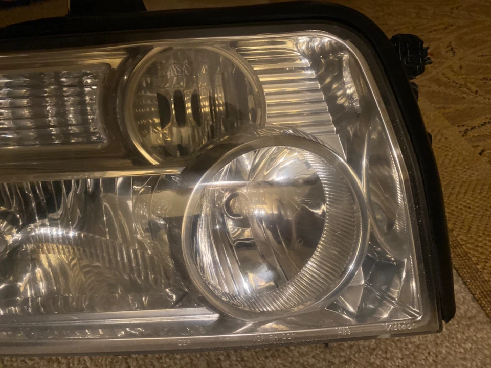 Faro derecho pasajero Infiniti QX56 2004-2010 XENÓN HID OEM Foto 4 de 4