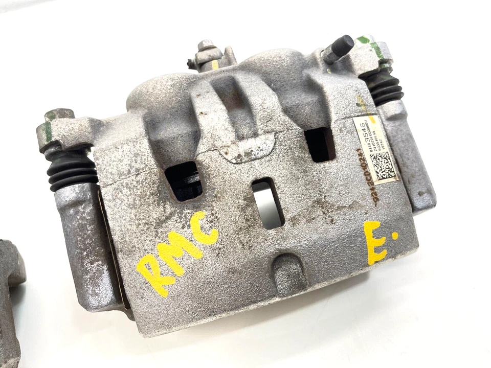 Juego de pinzas de freno delanteras derecha izquierda GMC ACADIA 2017-2020 84483545 84483546 OEM Foto 2 de 4