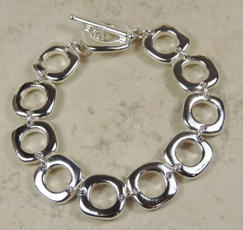 Trendy Square Round Link Bracelet with Toggle Fastener High Polish Silver Finish - Picture 3 of 3