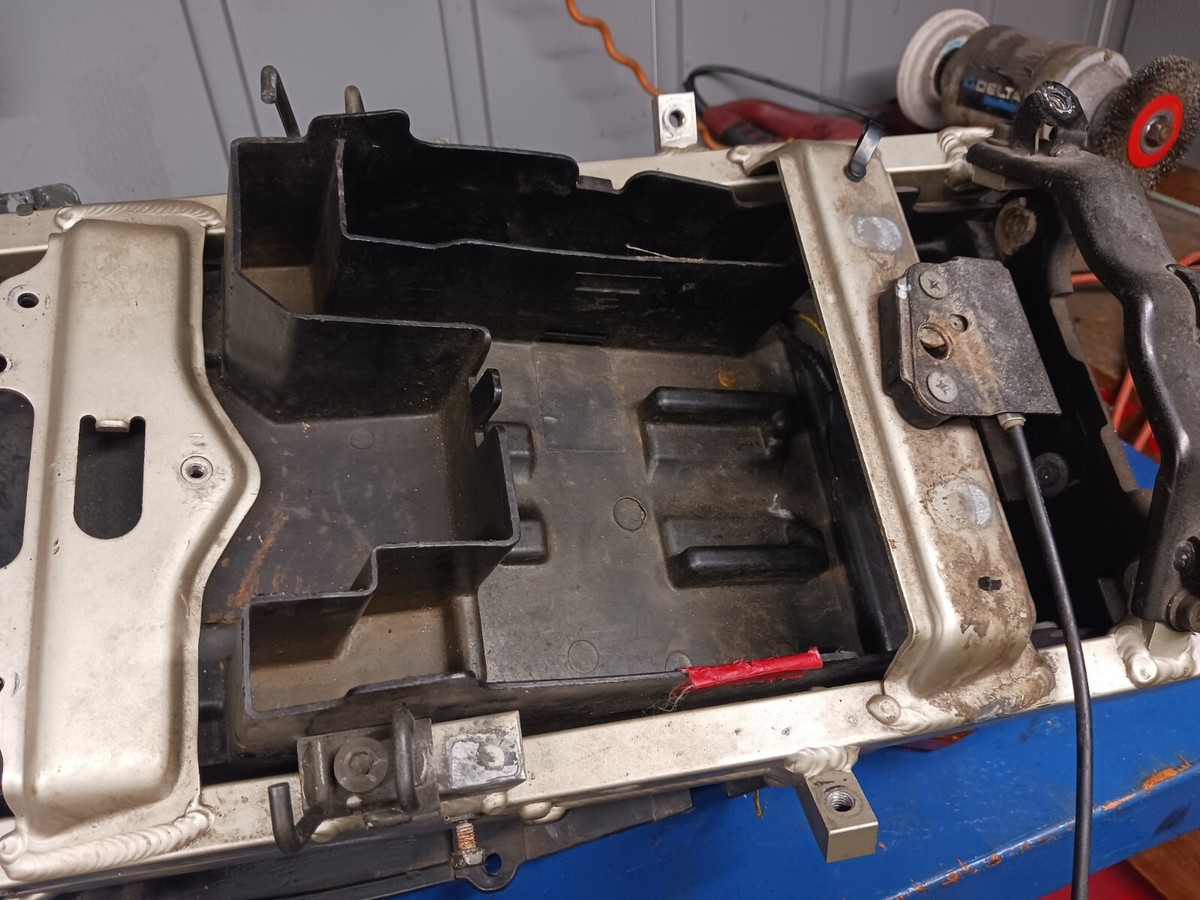 1998 KAWASAKI NINJA ZX6R ZX636C REAR SUBFRAME BACK SUB FRAME