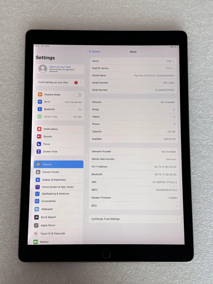 Apple iPad Pro 2nd Gen. 512GB, Wi-FI+4G , 12.9 in - Grey - GOOD - ref 406 - Image 2 of 4