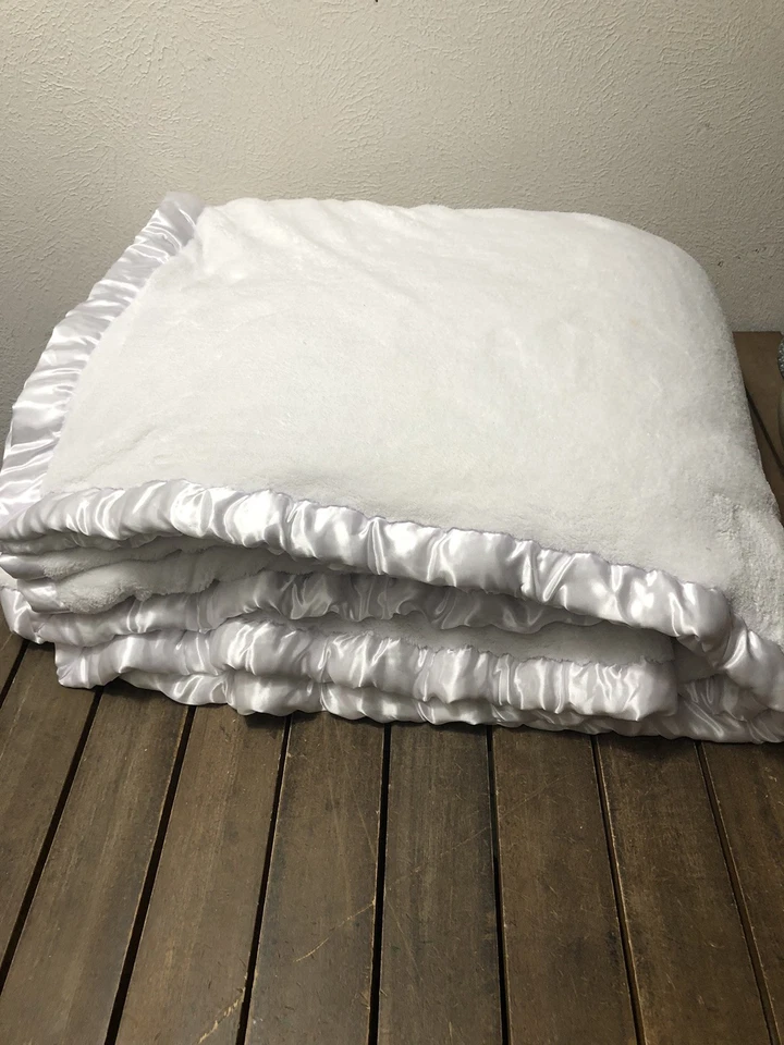 Simply Shabby Chic King Size Blanket K White Satin Trim 2 Ply Plush 116x94” EUC - Image 3 of 4
