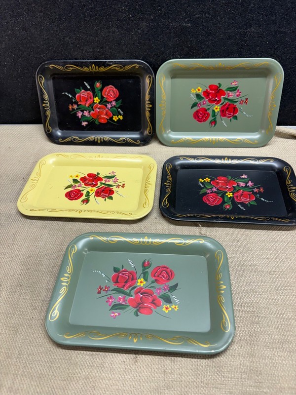 TIN DISHES FLORAL PAINTING ON TOPS SET OF 4 6.5" X 4.5" LITTLE METAL 