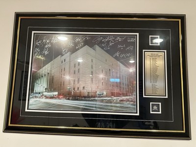 1998-99 TORONTO MAPLE LEAFS ''THE LAST TEAM'' TEAM AUTO'D MAPLE LEAF GARDENS