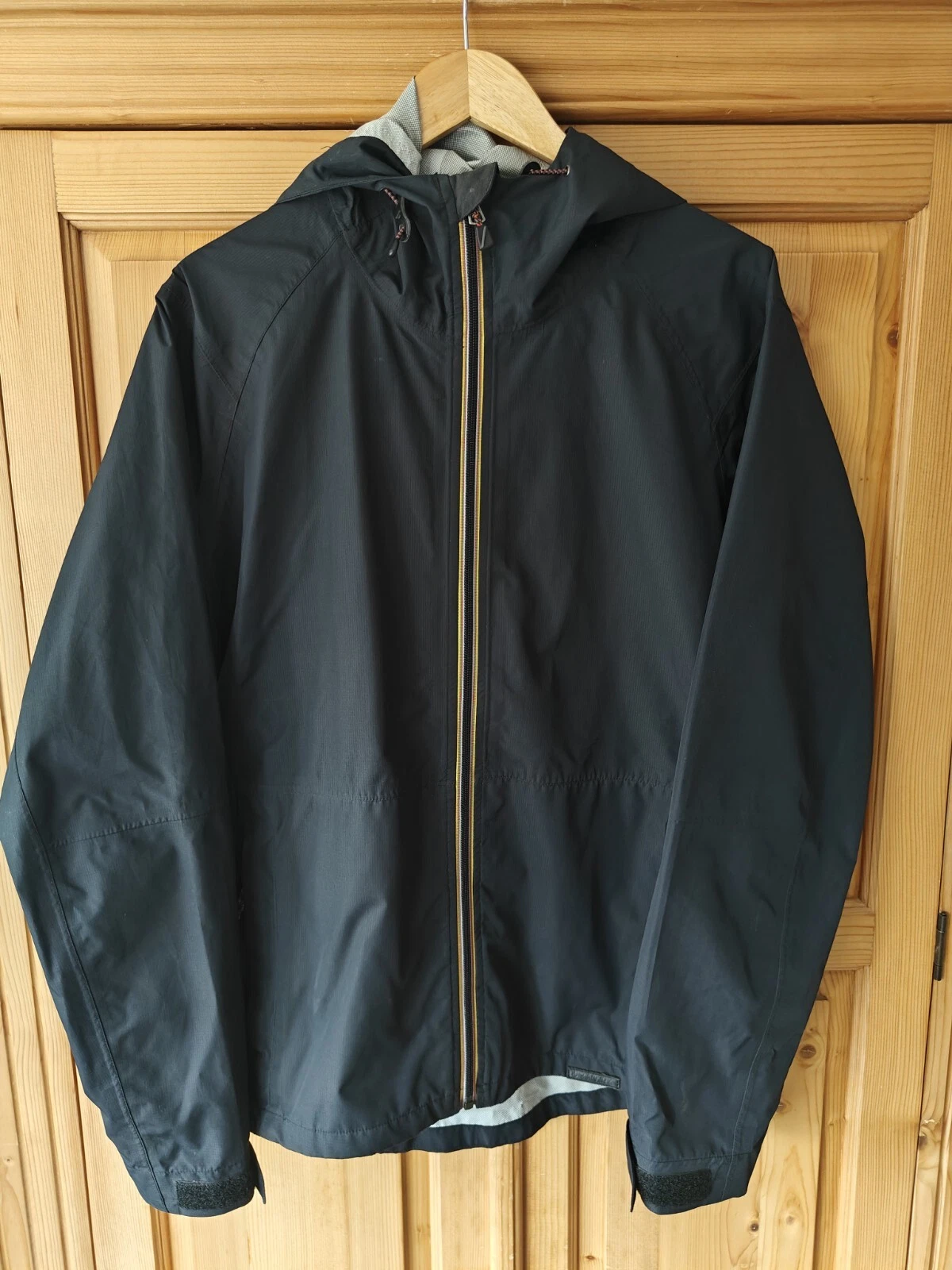 Mens Quicksilver Waterproof Coat - Medium
Opens in a new window or tab