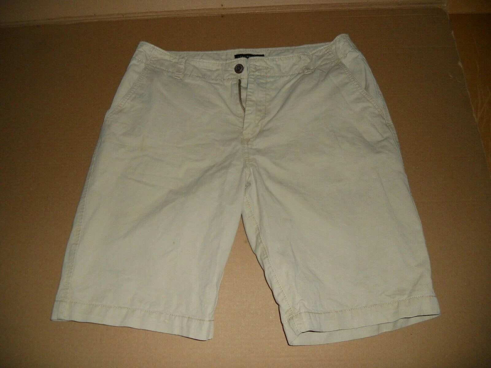 AEROPOSTALE Classic Beige Chino Shorts Mens Sz. 33 !!!
