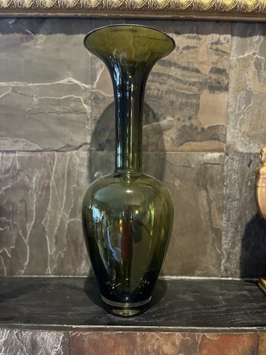 Green Art Glass Vase 18.5" Tall Rare Global Views Avocado - Picture 3 of 4
