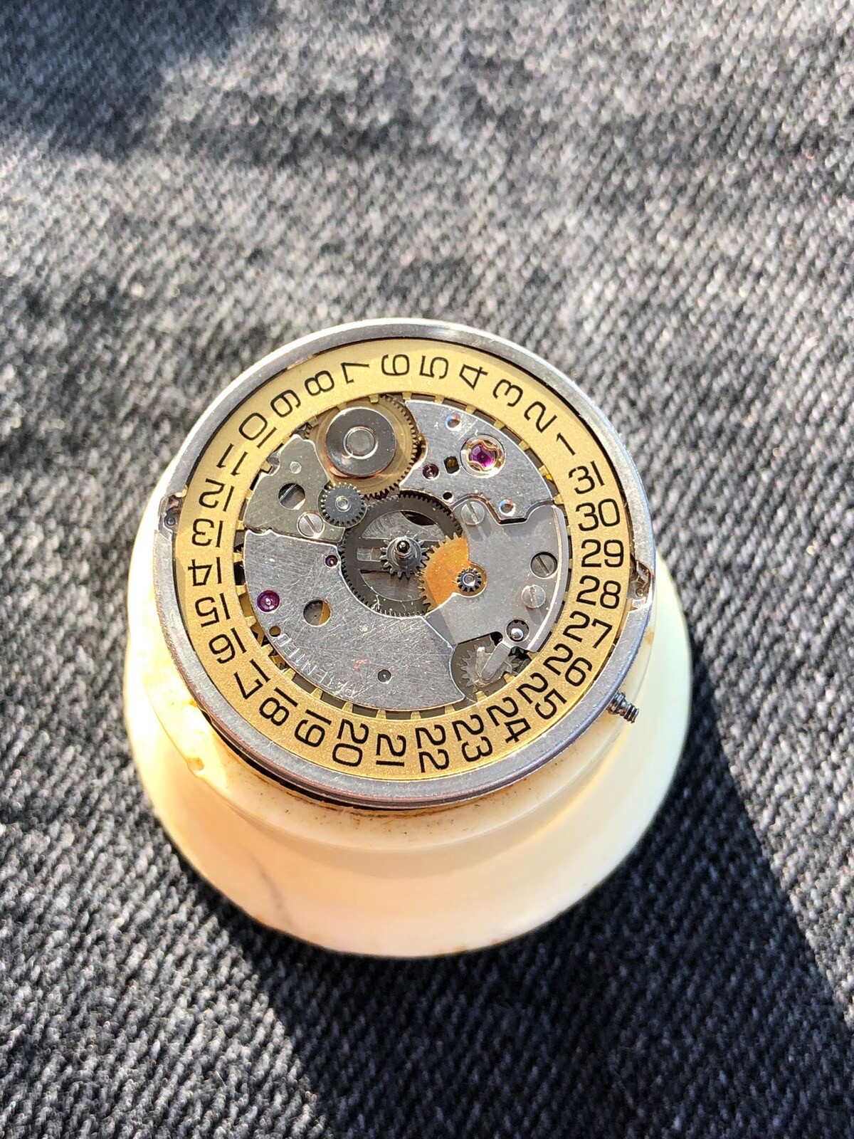 Longines Automatic Conquest Movement Cal L633.1 N… - image 2