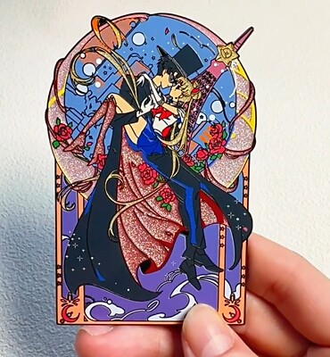 Oversized ！ Sailor Moon Tsukino Usagi Glitte Metal Badge Pin Brooch Anime Gift