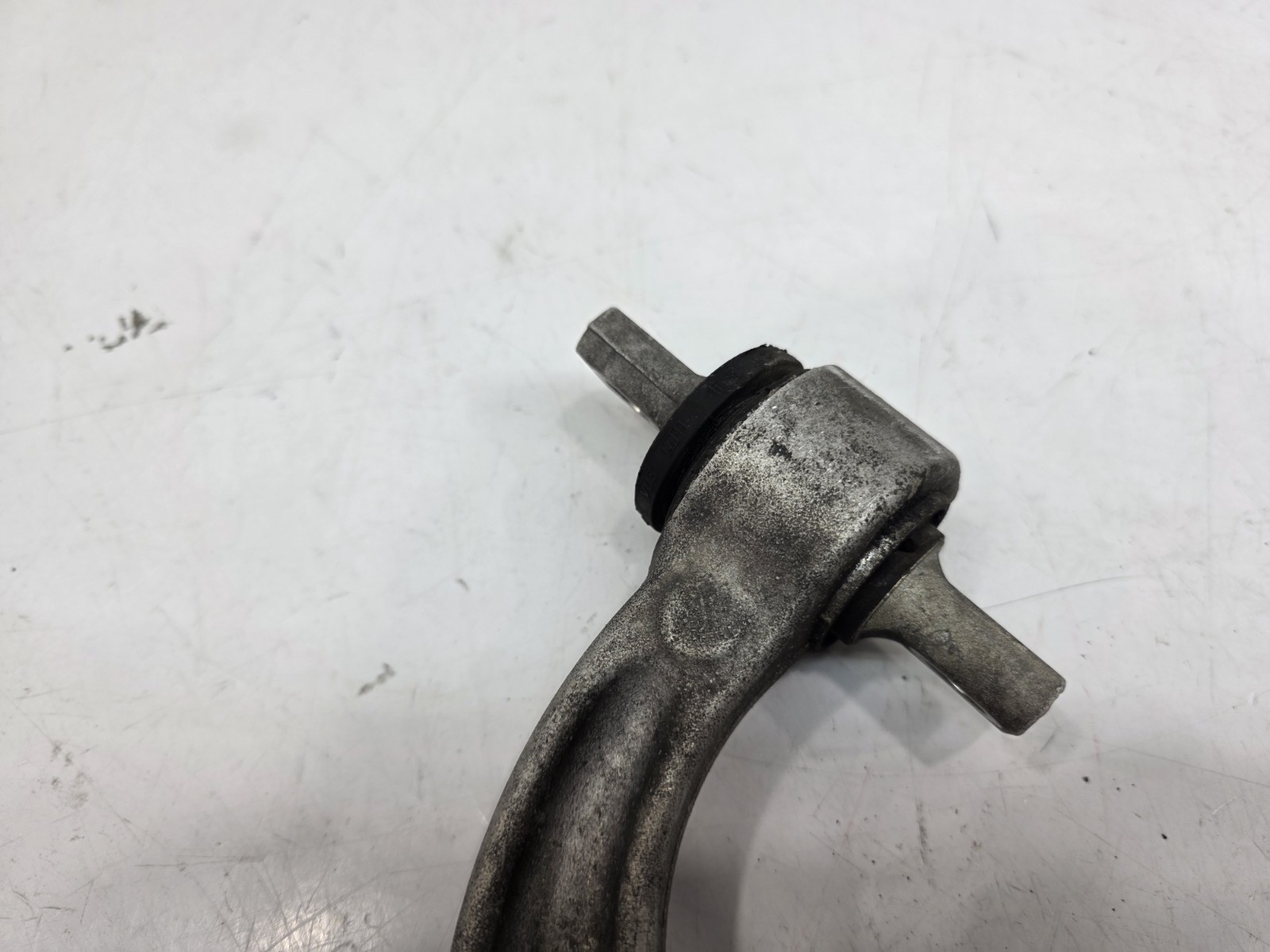 Lamborghini Aventador REAR+RIGHT+UPPER Control arm P/N 470505324D