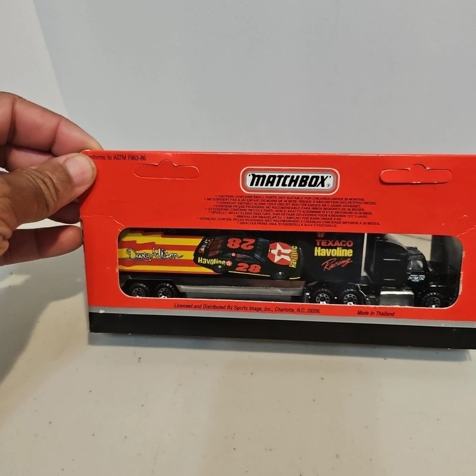 DAVEY ALLISON #28 Texaco Havoline 1992 Matchbox Super Star Transporter CY109 - Image 4 of 4