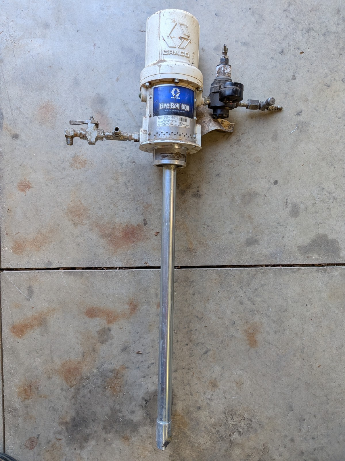 GRACO 206699 Fire-Ball 300 15:1 Air Powered Piston Grease Pump, For 120 Lb Drum