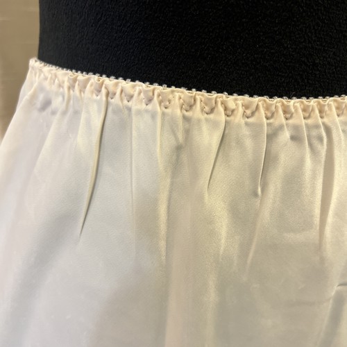 Vintage Wonder Maid Non Cling Cream Half Slip Slit Sz Medium Nylon Lace Lingerie - Picture 2 of 16