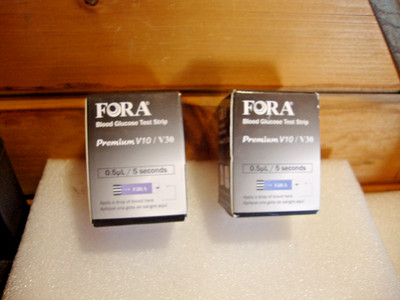 FORA Premium V10 / V30 Blood Glucose Test Strips 100 Count New Exp. 08/2026