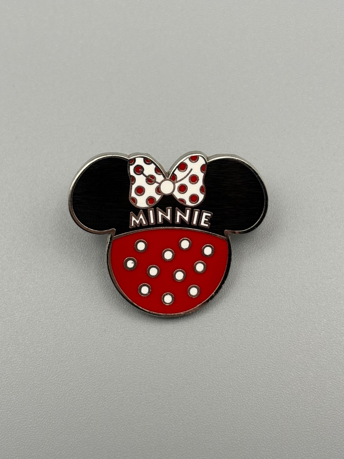 DISNEY TRADING PIN * MINNIE MOUSE * HEAD * ICON * RED POLKA DOTS