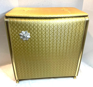 Vintage Mid-Century Pearl Wick Wicker Gold Laundry Hamper 21 x 24 x 10.5