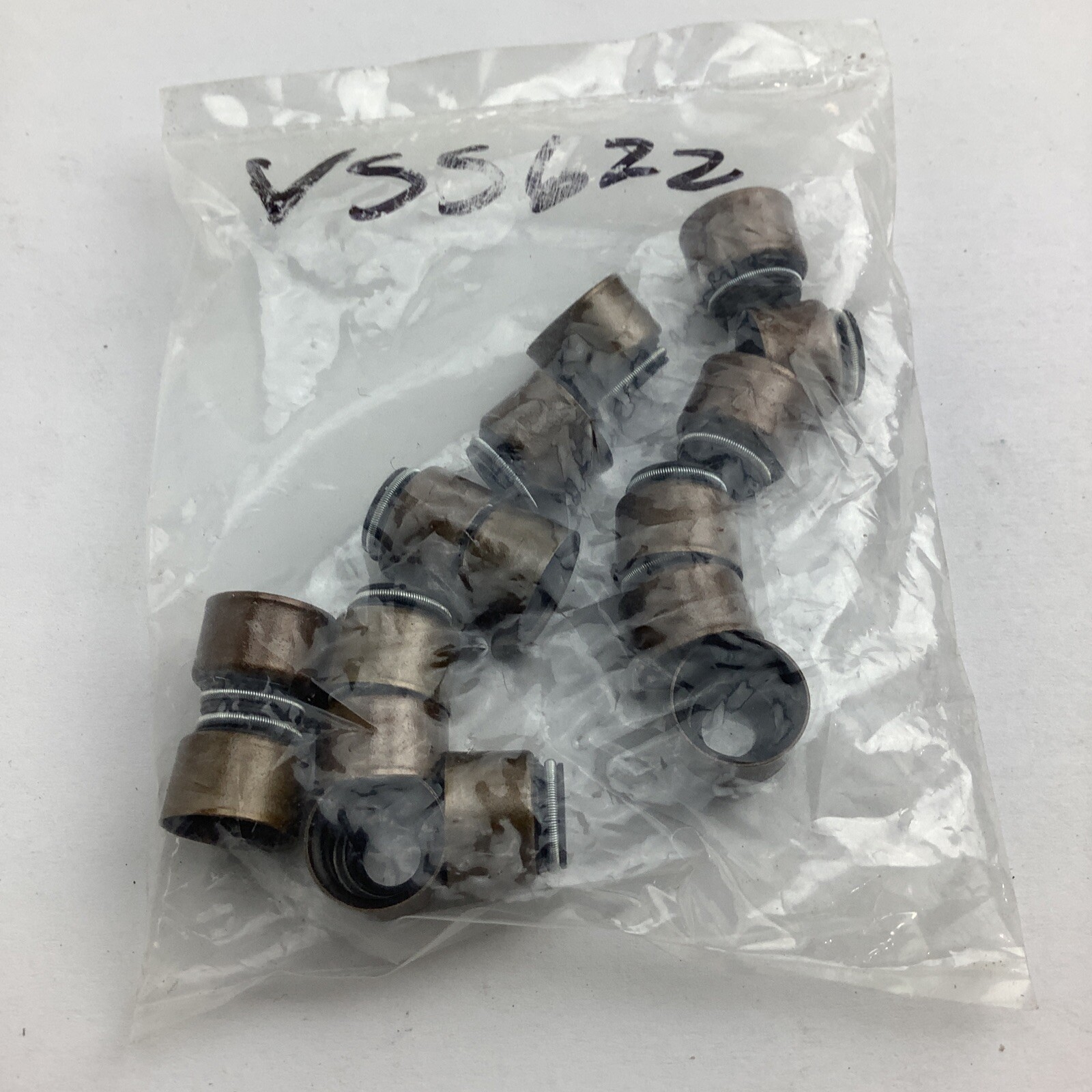 DNJ VSS622 Valve Stem Seals For 9104 Nissan 240SX Altima 2.4L L4 DOHC