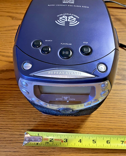 PHILIPS AJ3951/17 Dual Alarm Clock CD Player AM/FM Radio UNTESTED (RADIO WORKS) - Picture 16 of 16