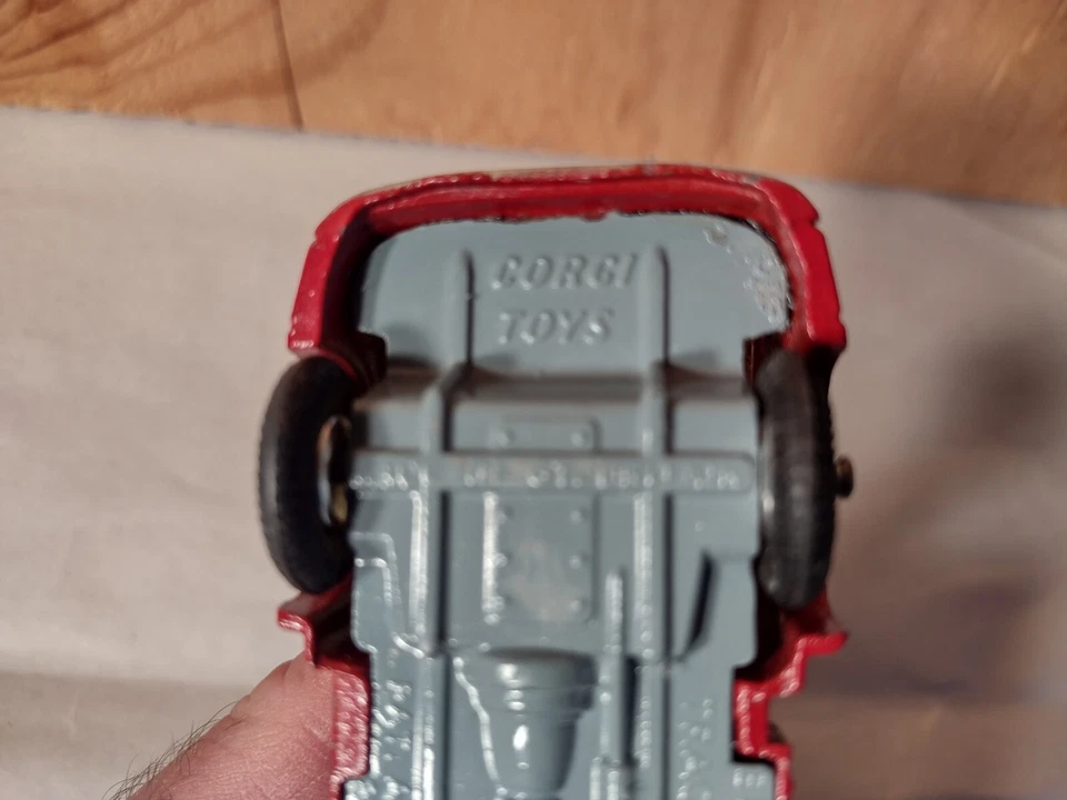 Sale! Corgi Major Toys. Articulated Chipperfield’s Circus Horse Box and Semi - Image 3 of 4