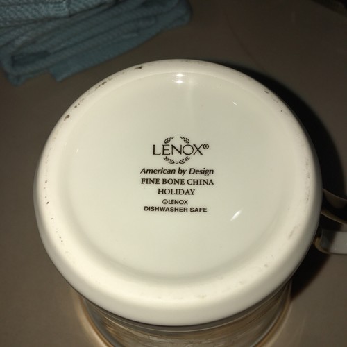 LENOX HOLIDAY MUG 12oz HOLLY NUEVO $43 - Imagen 4 de 6