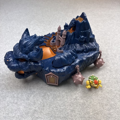 #ad THE SUPER MARIO BROS MOVIE BOWSER#x27;S ISLAND CASTLE PLAYSET w BOWSER MINI FIGURE $35.00
