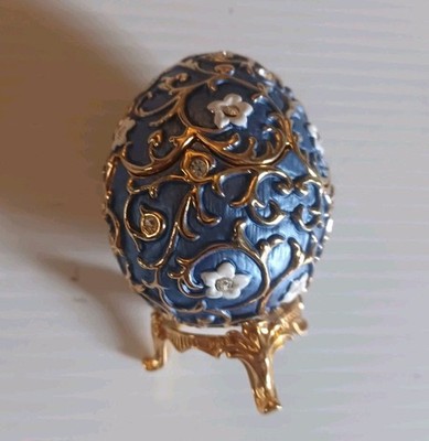 Vintage Rucinni Blue Egg Trinket Magnetic Closure
