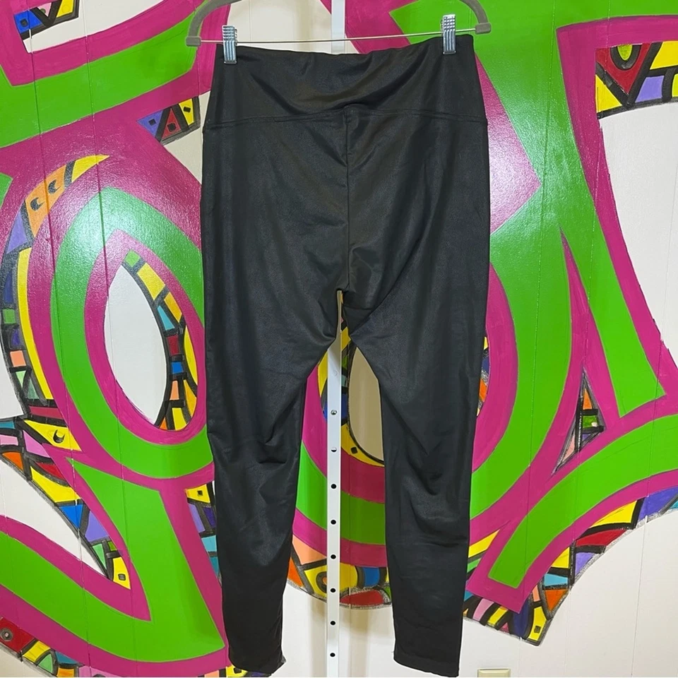 Leggings DG2 Diane Gilman, imitación cuero. Talla LT. Excelente estado! Foto 3 de 4