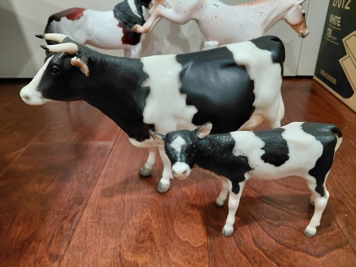 Breyer Holstein Cow and Calf Farmland Series #3447 Vintage Cow Family