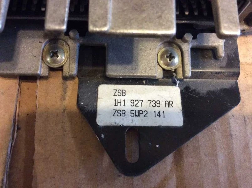 Módulo de computadora de control de transmisión EE. UU. | Se adapta a Volkswagen Golf GTI 1995-1996 Foto 3 de 4