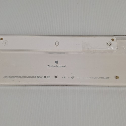 Apple Wireless Keyboard Model A1016 Bluetooth 109 Keys White Genuine Original - Picture 9 of 14