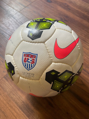 NIKE US NIKE INCYTE 2014-2015 Official Match Ball | eBay