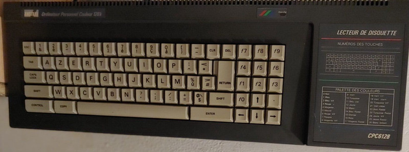Schneider CPC 6128 Amstrad vg/good condition classic computer works french 8-bit