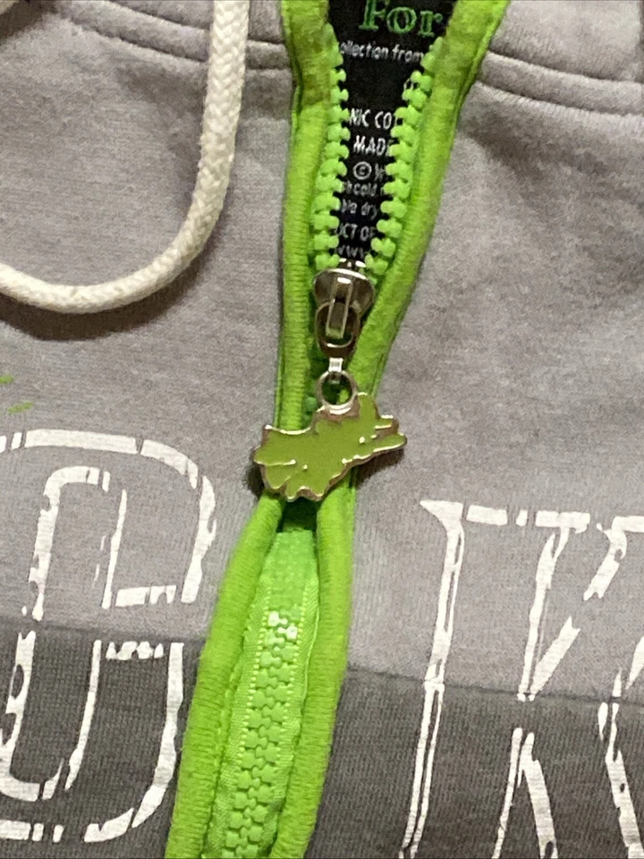 Sudadera con Capucha WICKED Película Broadway Gris Ceniza Cremallera Completa WIZARD OF OZ Mediana Foto 3 de 4