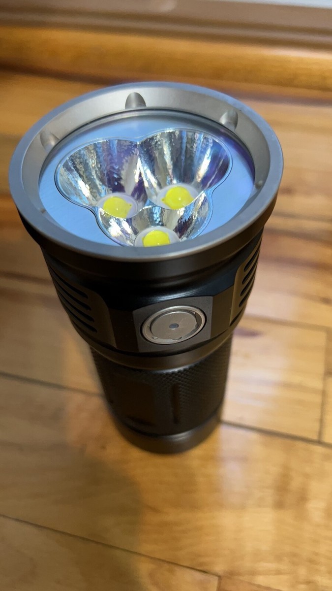 ThruNite Bundle: TN36 limited 11000 lumens Cool White+ MCC ThruNite Bundle: TN36 limited 11000 lumens Cool White+ MCC