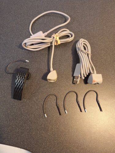 Lot of Jawbone Earwear Bluetooth Headset with 2 charging cables and 3 ear hooks - Picture 1 of 2