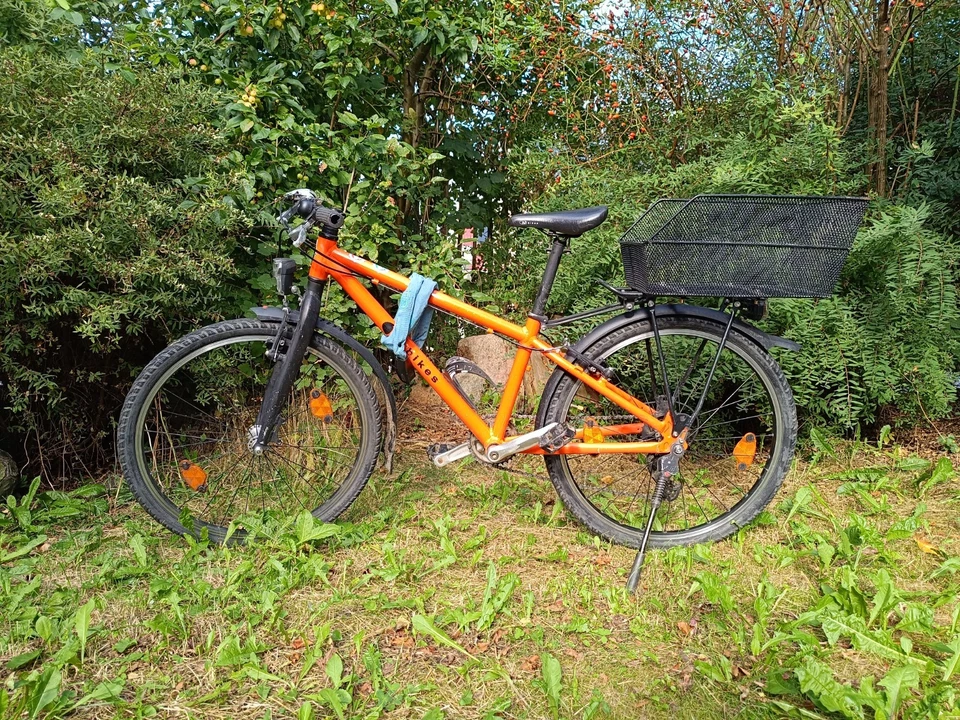 Superleichtes Kinderfahrrad KUbikes 24S (24 Zoll) mit Vollausstattung