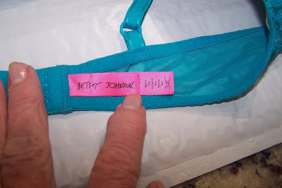 Sujetador acolchado Betsey Johnson verde azulado de encaje talla 34C Foto 3 de 3